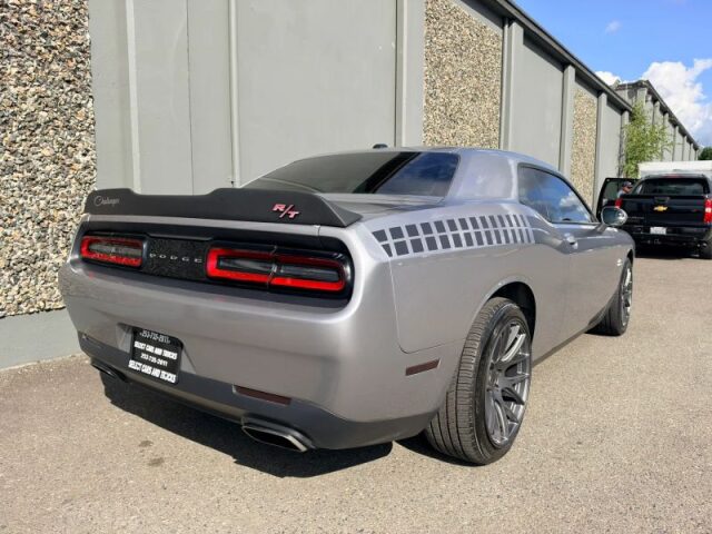 2015 Dodge Challenger R/T Image 6
