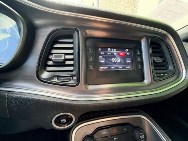2015 Dodge Challenger R/T Image 11