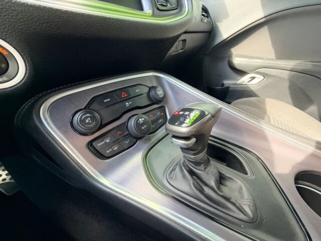 2015 Dodge Challenger R/T Image 12