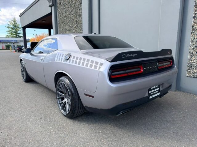 2015 Dodge Challenger R/T Image 3