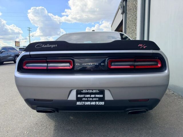 2015 Dodge Challenger R/T Image 8